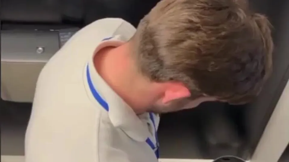 Cute blond boy Handjob - ThisVid.com