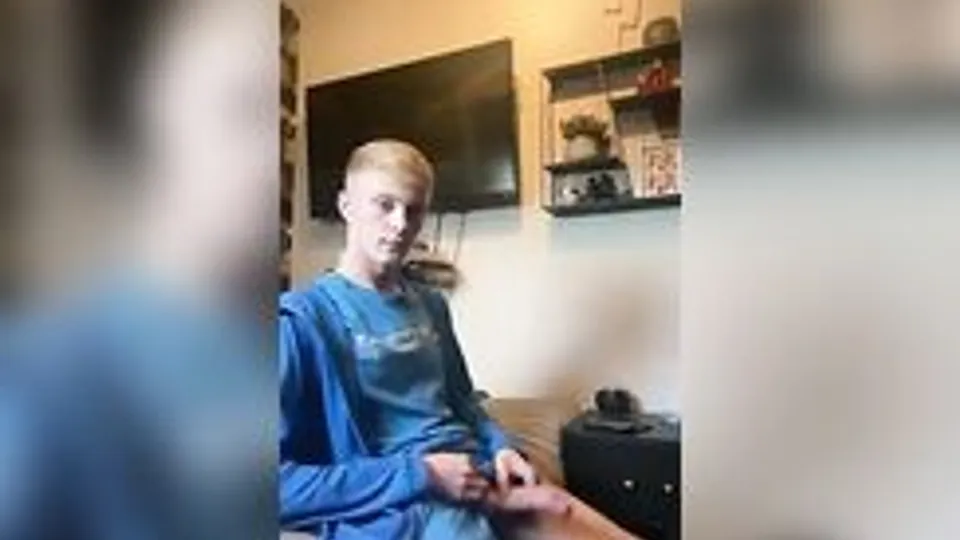 Blonde Twink Masturbates on Cam