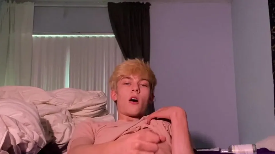 Cute blonde tommy bed bate
