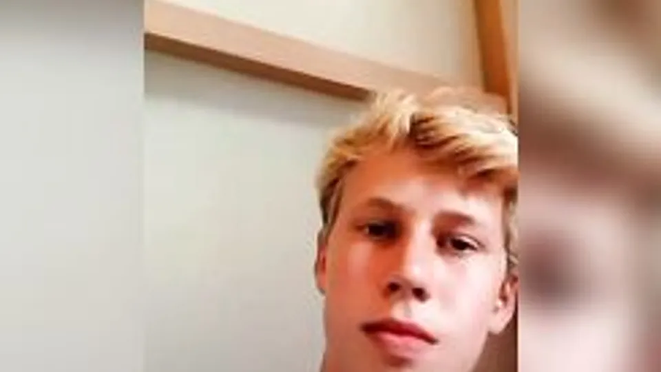 Twink Masturbation in House Webcam