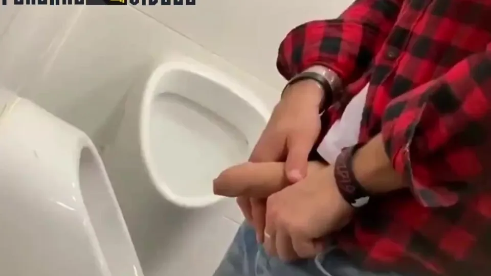 Cute boy spy piss - video 2 - ThisVid.com