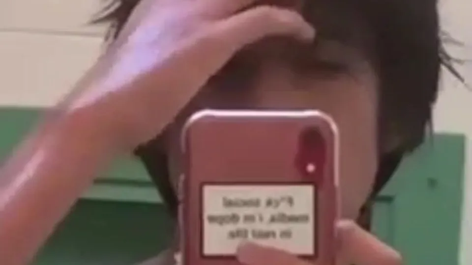 College Guy's After-Shower Masturbation