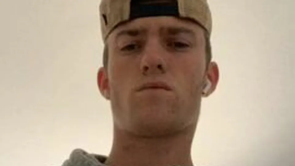 Cute college big cock snapchating clip