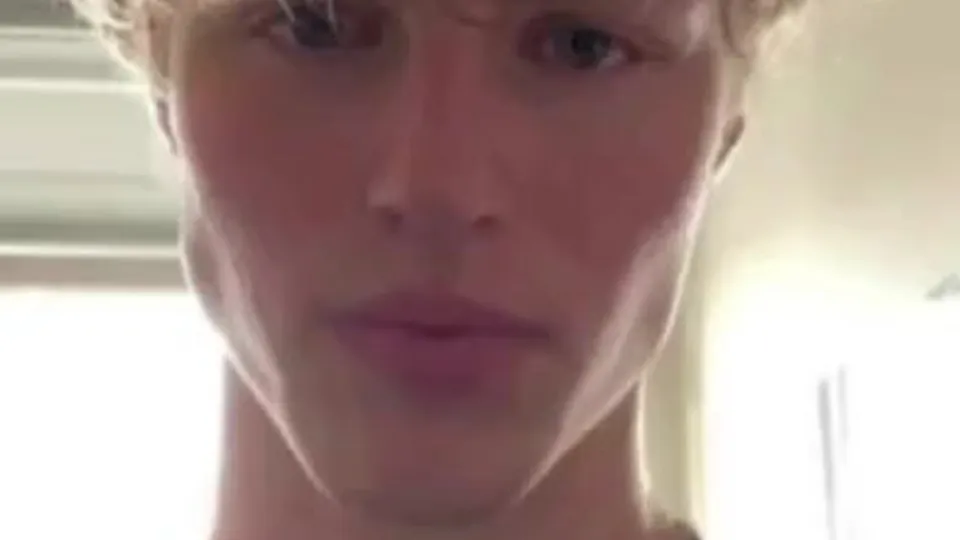 Cute college twink jerks off in the bathroom