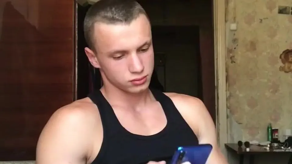 Cute Euro jock jerks his uncut stiffie