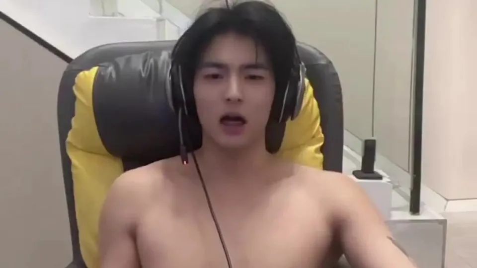 Chinese Influencer's Cum Show