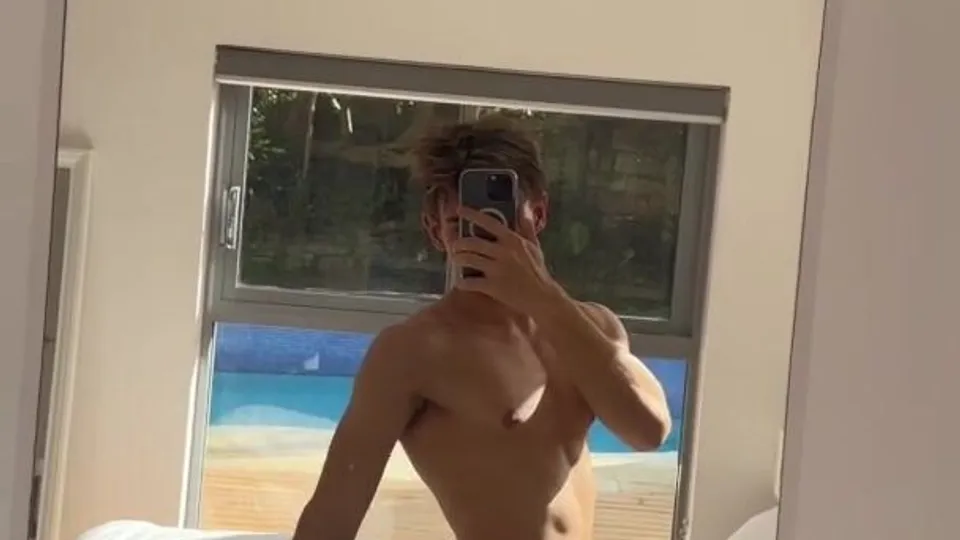 Cute fit blonde ethan selfie mirror bate show