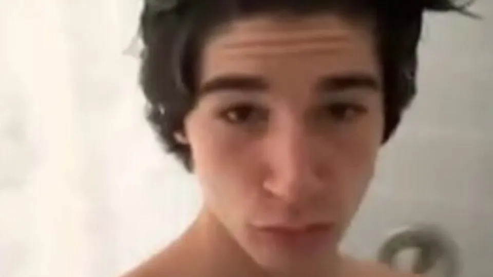 Cute fit brunete after shower cumming bate