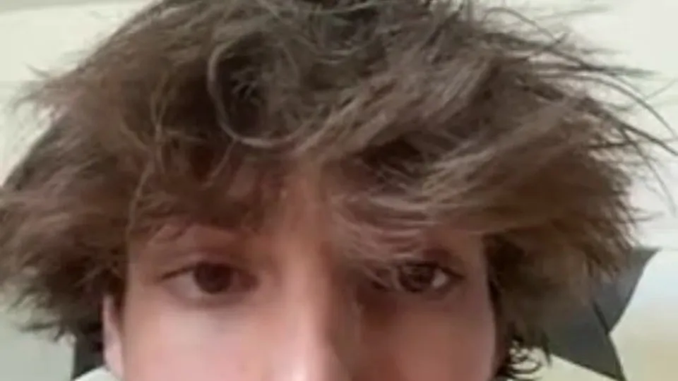 Cute fit gamer baited cumming off again