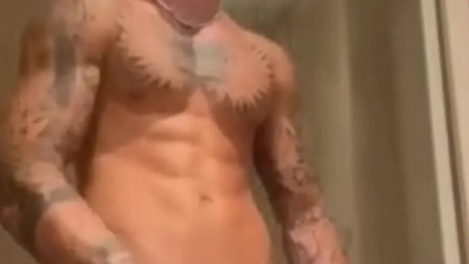 Blonde Beauty Masturbates in Bathroom