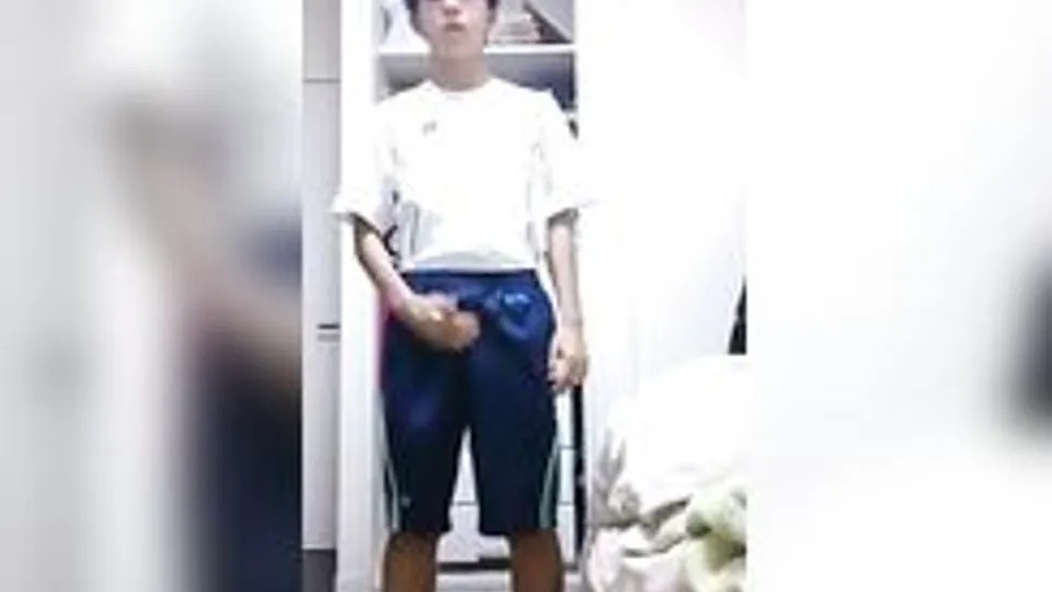 Japanese Twinks in House Masturbation