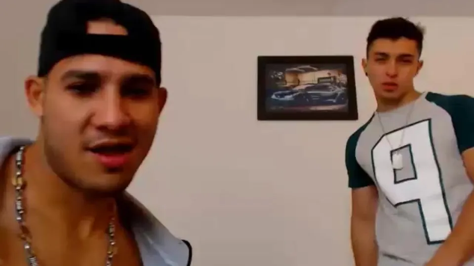 Cute latino couple make out - ThisVid.com