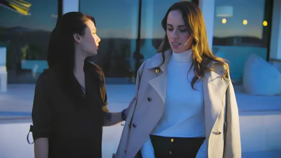 Alice Drake's Lesbian Bathroom Kissing