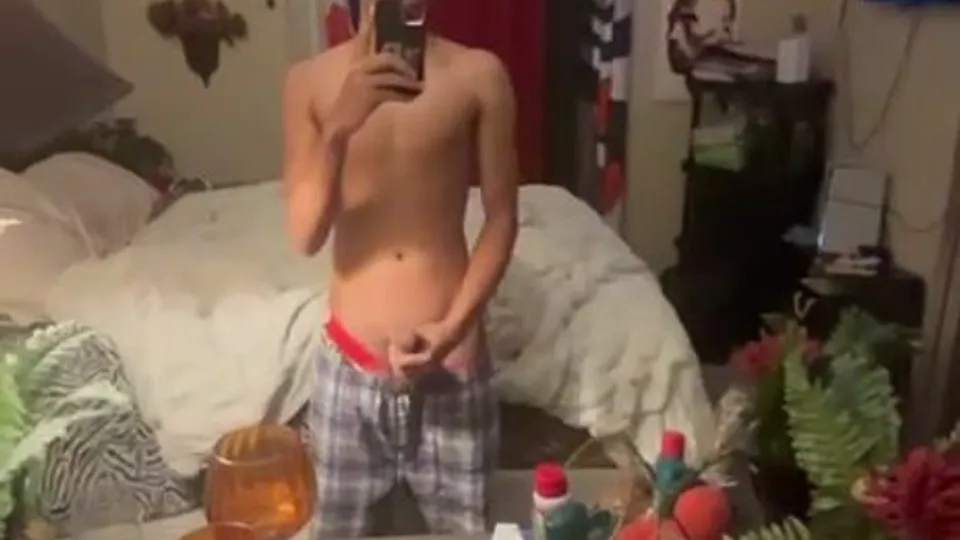 Cute Lightskin Masturbates