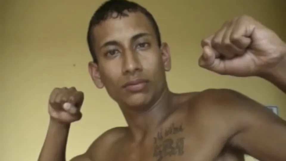 *CUTE* Native Peruvian teen jacks off for money - ThisVid.com