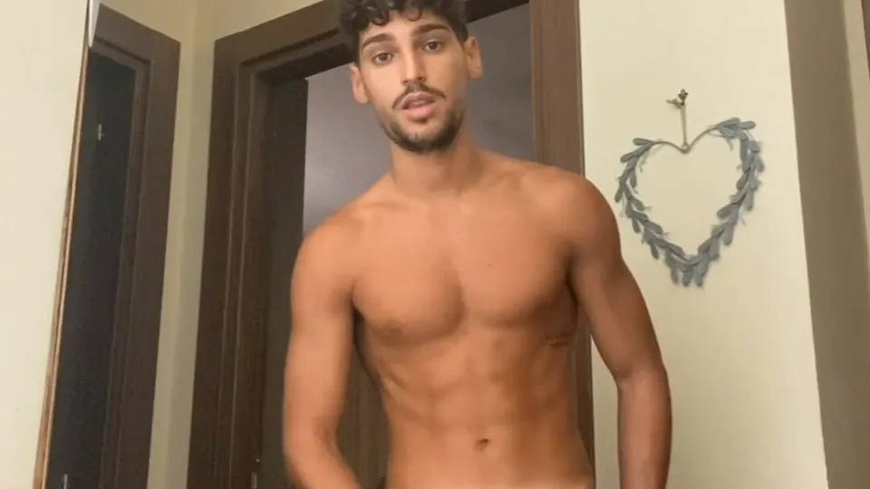 Cute sexy italian boy - ThisVid.com