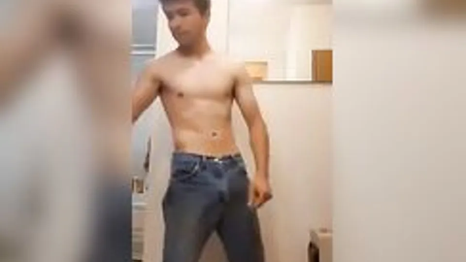 Twink se despindo em show de webcam