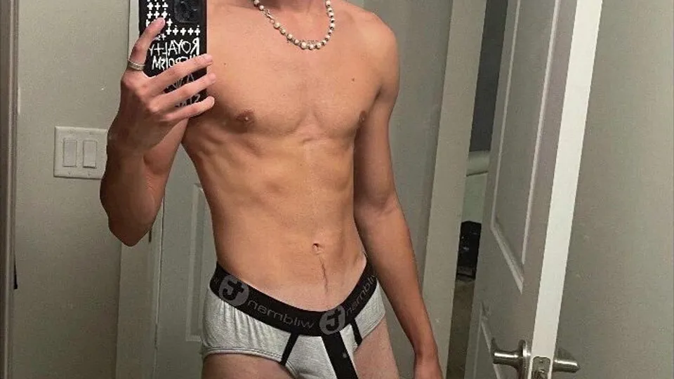 Cute tiktoker mark hot bate