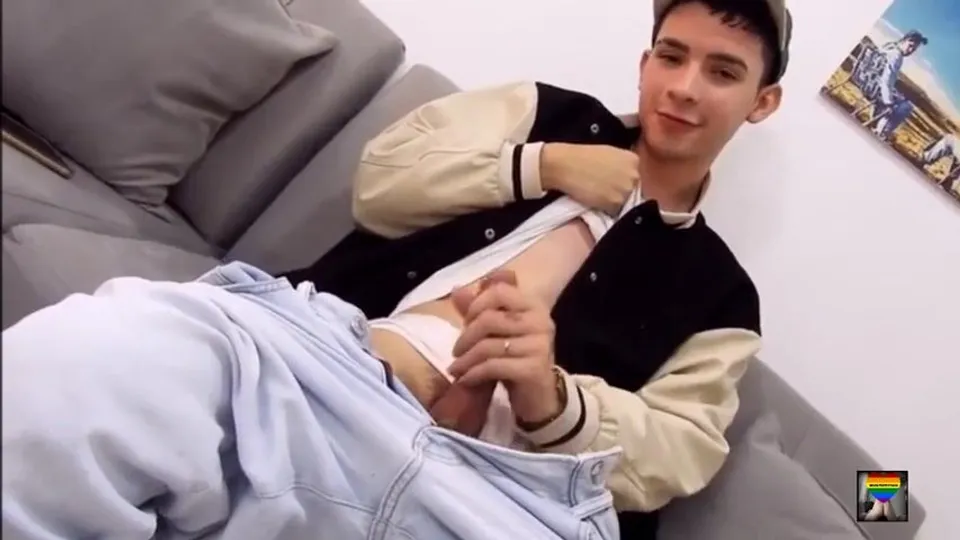 Cute twink masturbates and cums