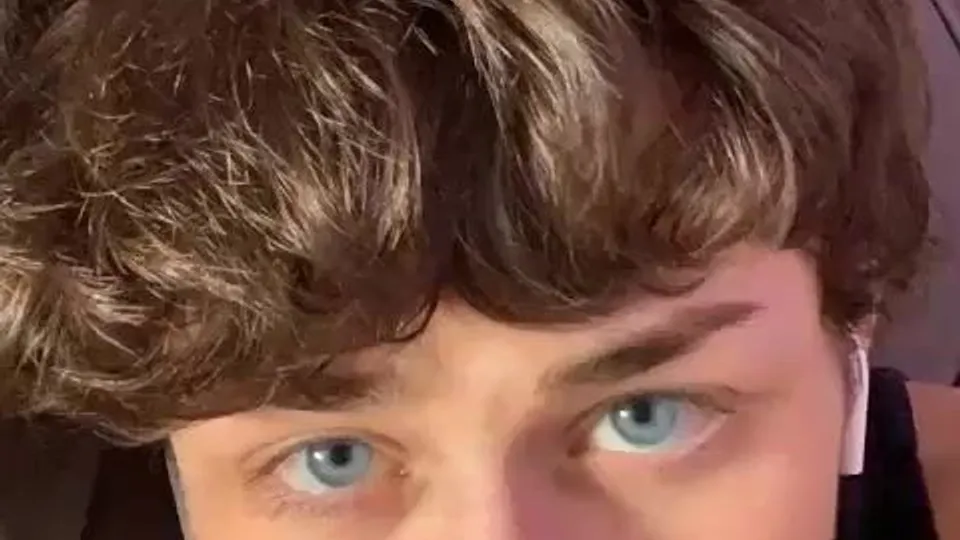 Cute twink’s leaked verbal jerk videos