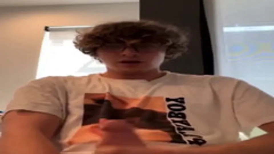 Cute white boy with a big dick busts a quick nut - ThisVid.com
