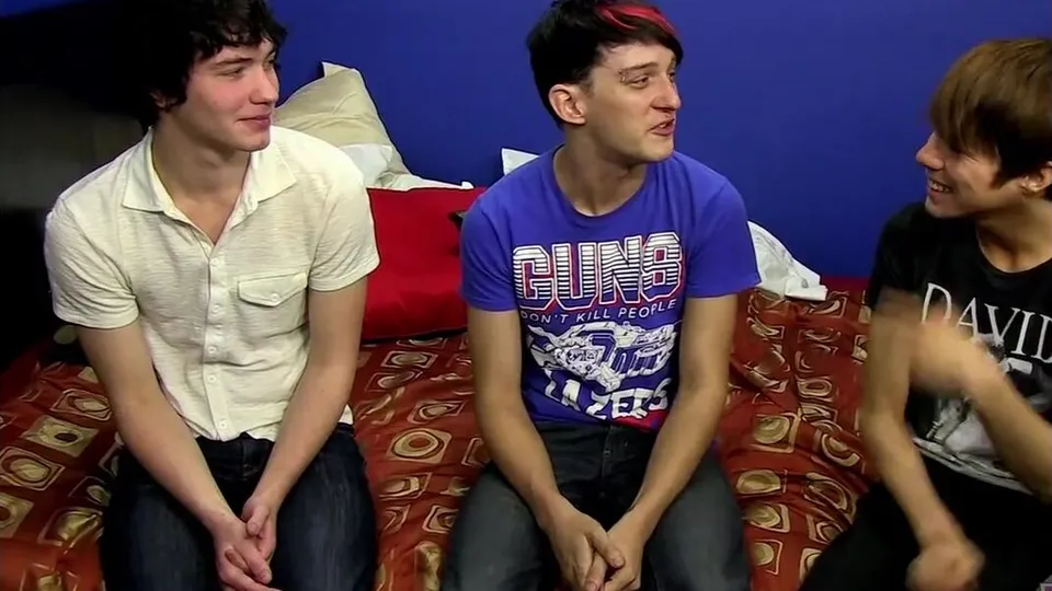 Cute young twink porn double penetrated bareback
