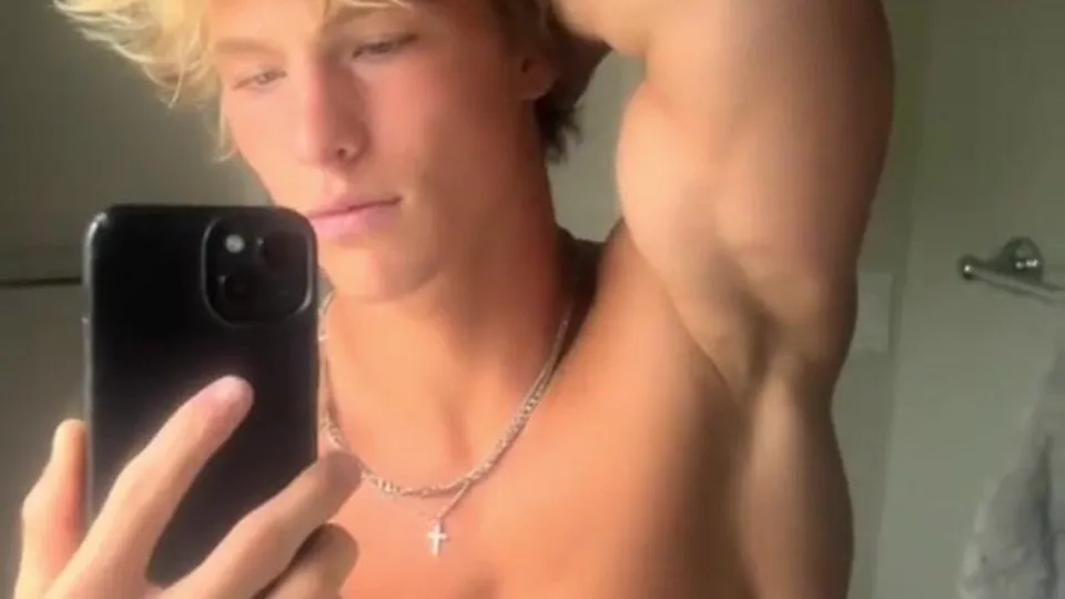 Blond Twinks in Cute Solo Action