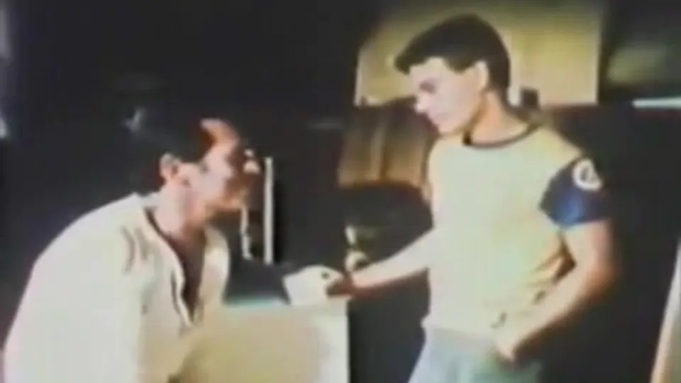 Dad catches son sucking his workmate - vintage - ThisVid.com