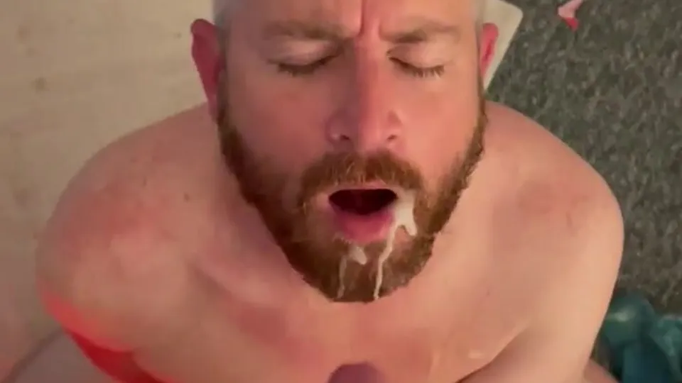 Dad gets wide-eyed before facial - ThisVid.com