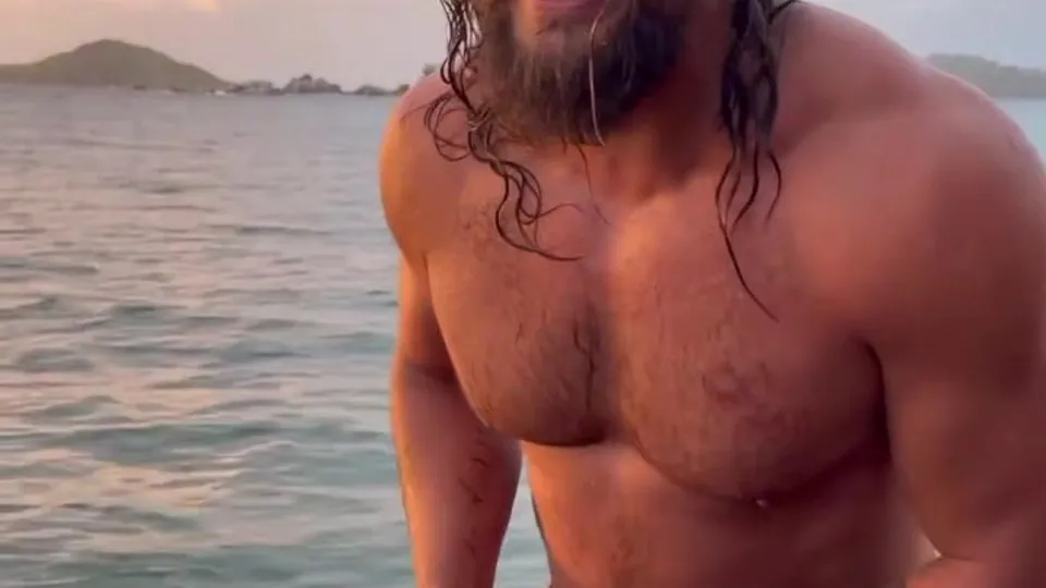 Dad son playing famous Aquaman - ThisVid.com
