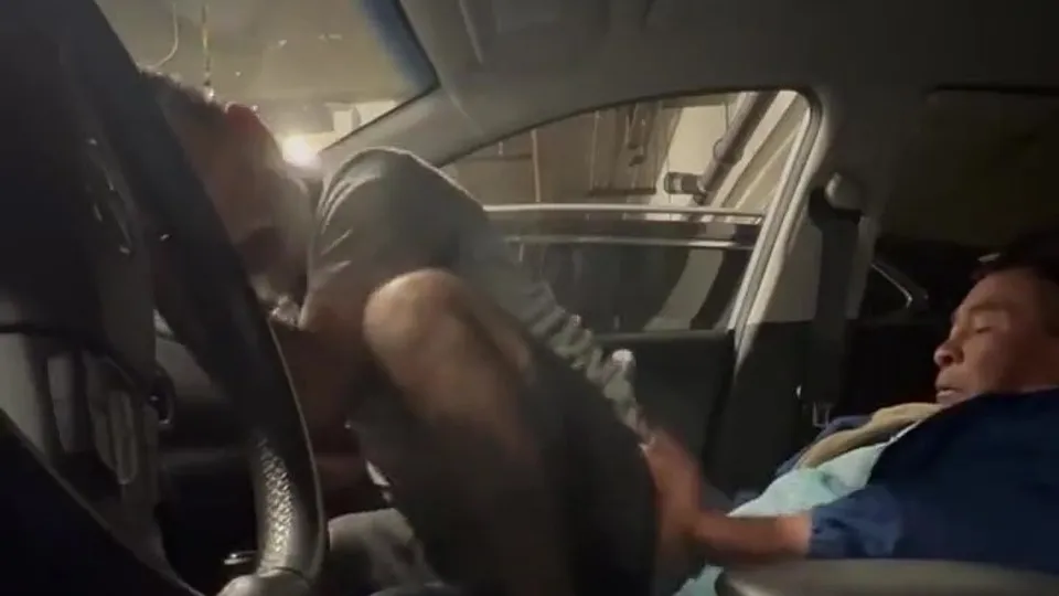 Daddies fucking in the car - ThisVid.com