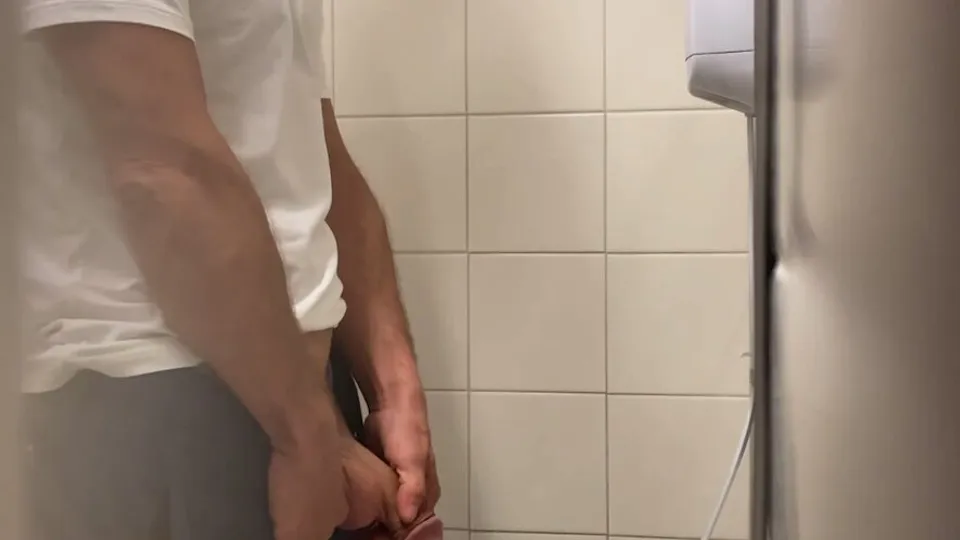 Daddy Big Dick Pissing. - ThisVid.com