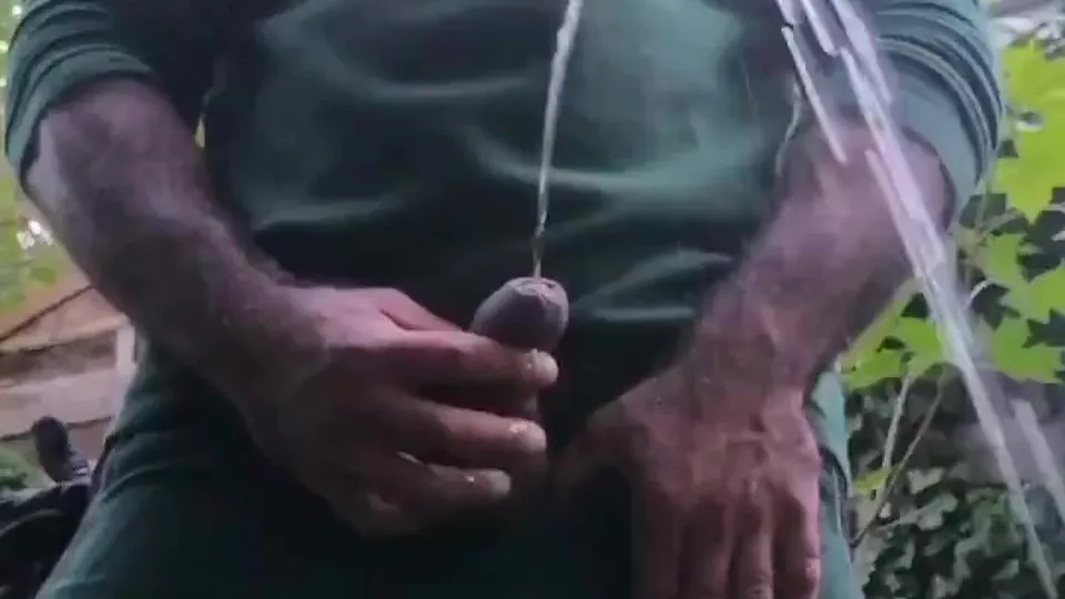 Daddy pissing - video 9 - ThisVid.com