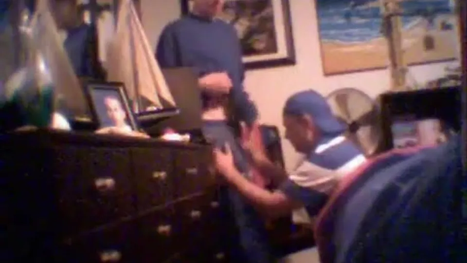 Daddy sucks a smooth young guy - ThisVid.com