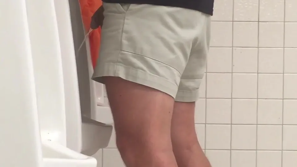 Daddy urinal - video 3 - ThisVid.com