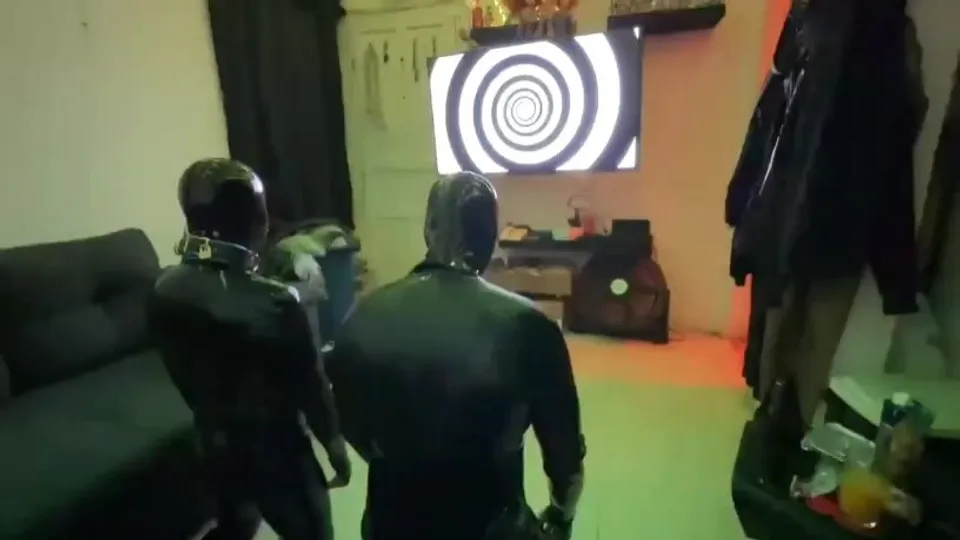 Daily dose of gay porn - rubber edition - ThisVid.com