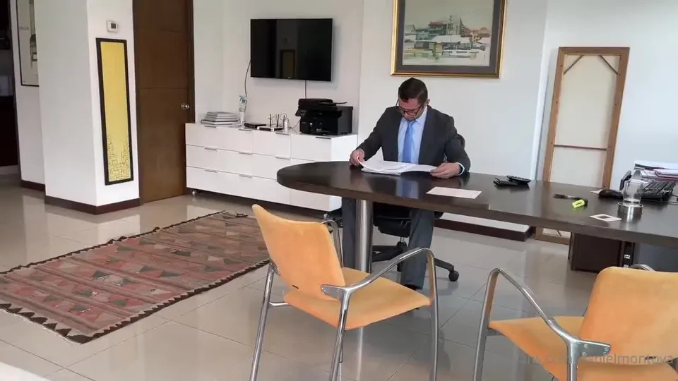 Daniel Montoya's job interview turn to Sexinterview.mp4