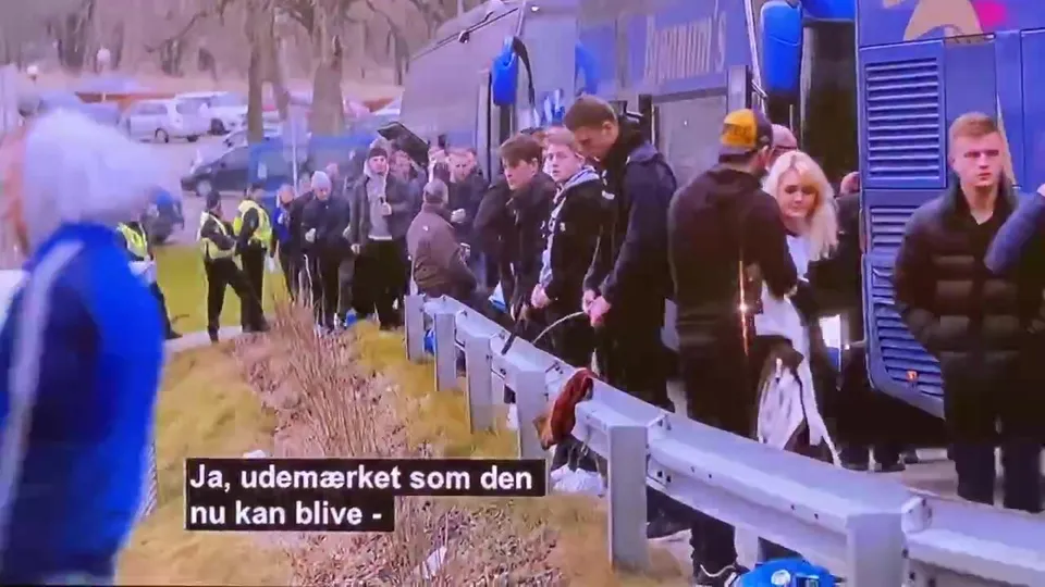 Danish Guy pissing - ThisVid.com