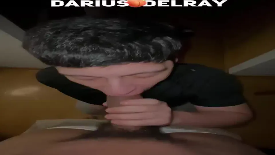 DariusDelRey (Darius Del Rey) Big Juicy Bubble Submissive Bottom Gets Fucked (10).mp4