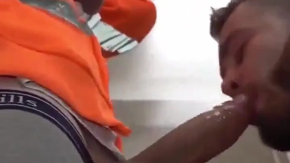 Deepthroating a construction worker - ThisVid.com