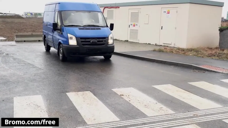 Delivery Guys Jerome & Jerry's Van Break