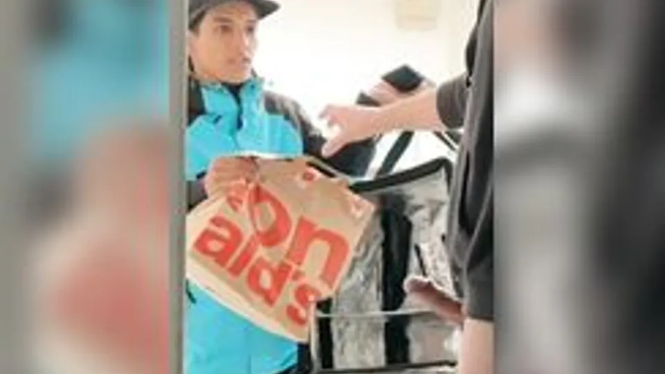 Twink Delivery Boys Masturbate Together