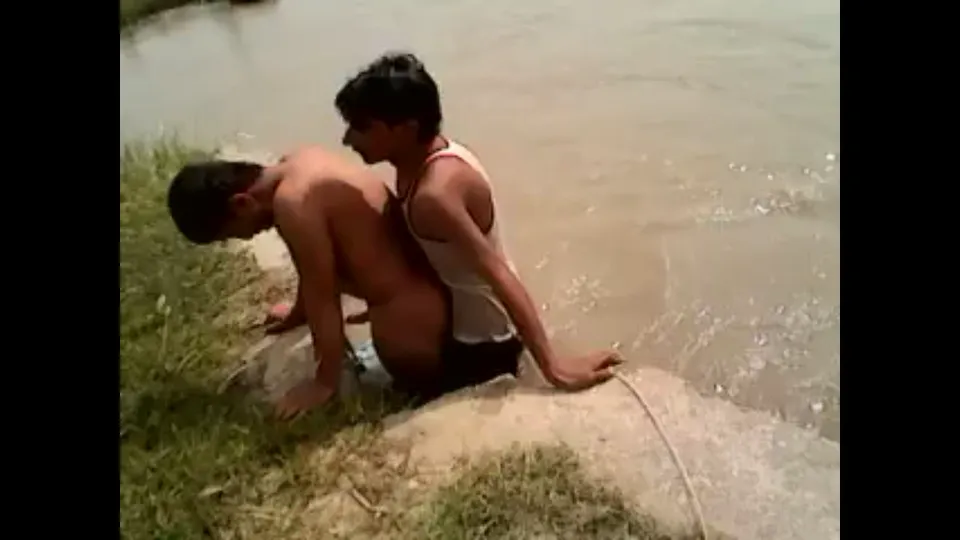 Desi gay sex video of a riverside fucking - Indian Gay Site