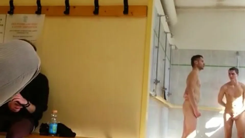 Deux amis sous la douche 5 - ThisVid.com