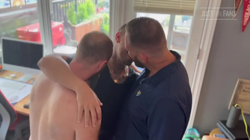 Dev Tyler, Seattle Dad & Xonabeach -1.mp4