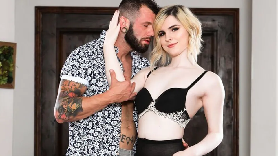 Devils Tgirls - Johnny HillJean Hollywood - Transsexual Girlfriend Experience #09: Ella Hollywood 