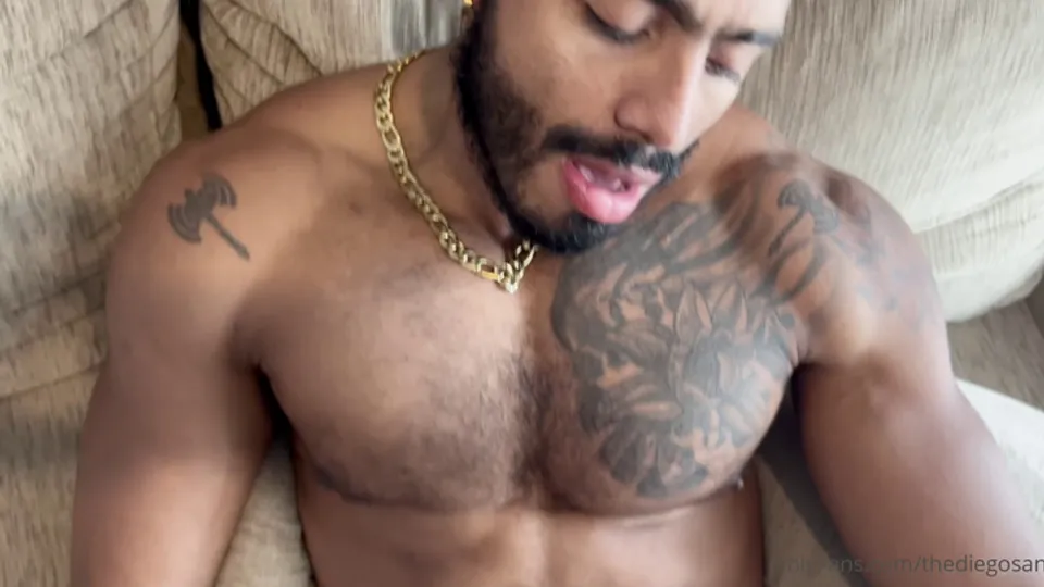 Dgos e Crlm in Incontro Intimo