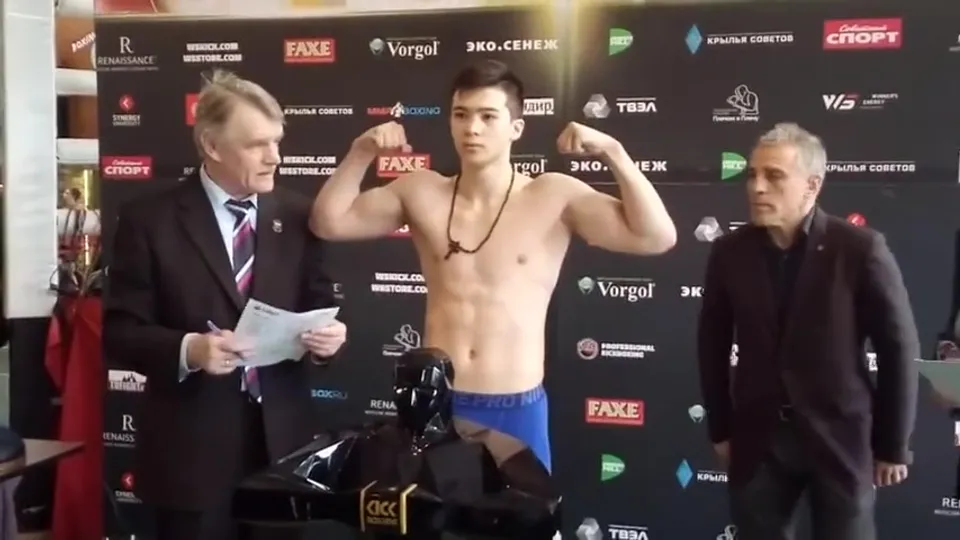 Dick slip weigh in - ThisVid.com