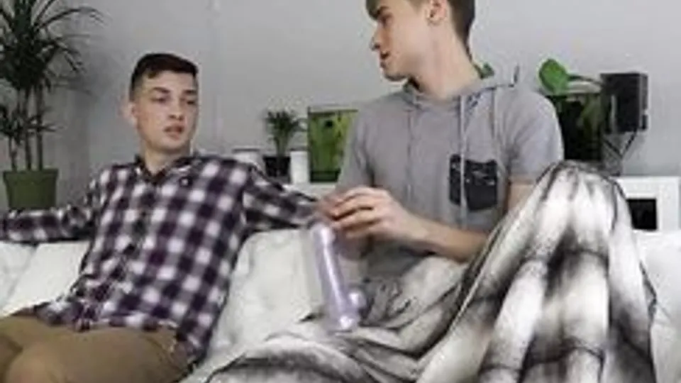 Masturbación en la Casa Twink