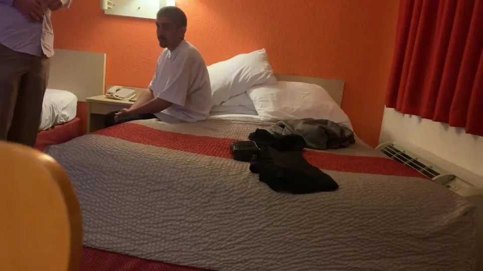 DIRTY HOMEBOY CHEATS ON WIFE IN MOTEL SEX GRINDR HOOKUP